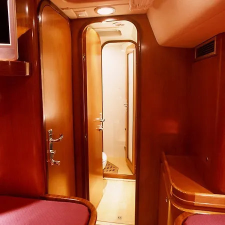 Botel Italo Sailing Yachts *