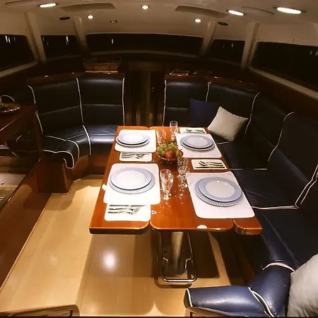 Botel Italo Sailing Yachts *