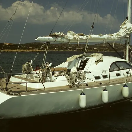 Botel Italo Sailing Yachts