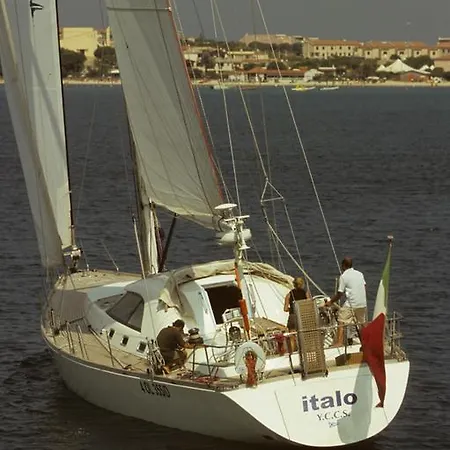 Botel Italo Sailing Yachts