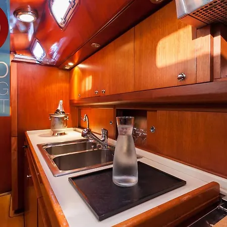 Botel Italo Sailing Yachts *